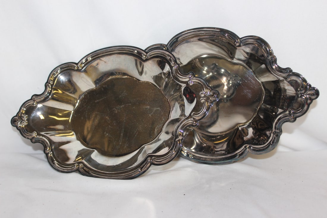 2 Silverplated Dishes: 9 3/8" across