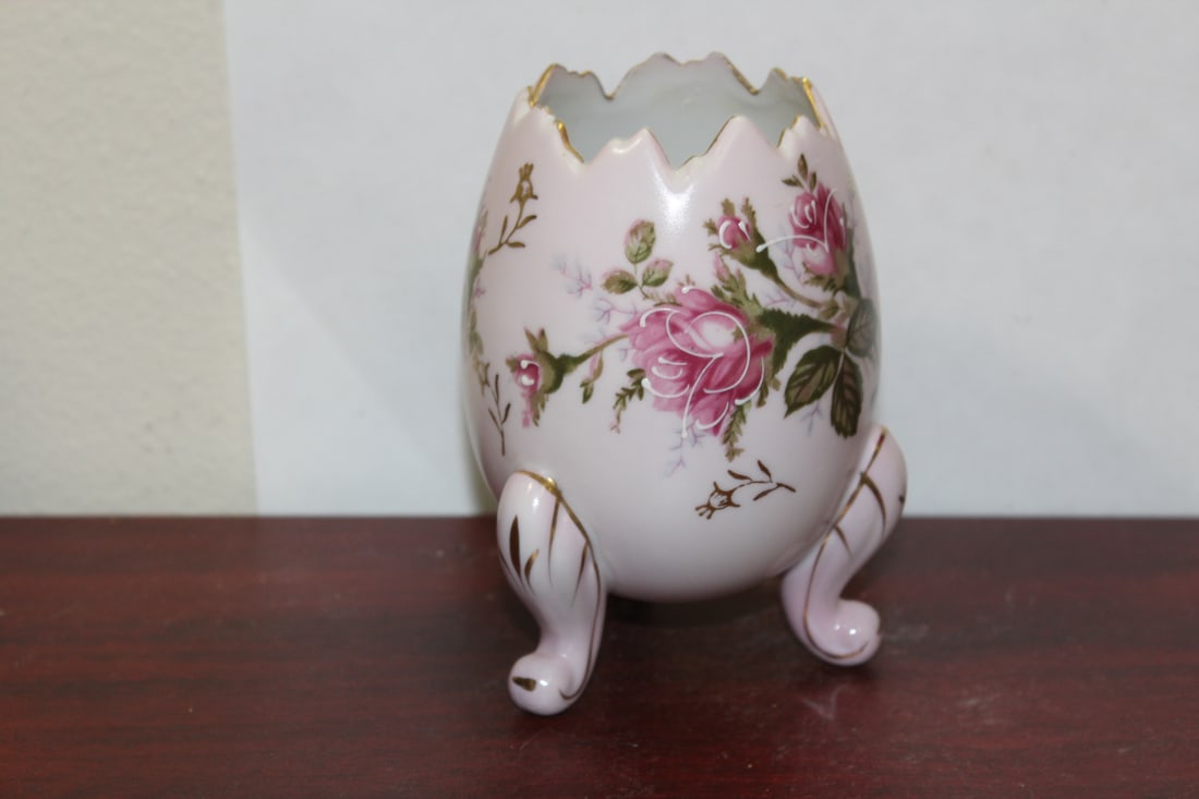 A Ceramic Egg Form Vase - 3
