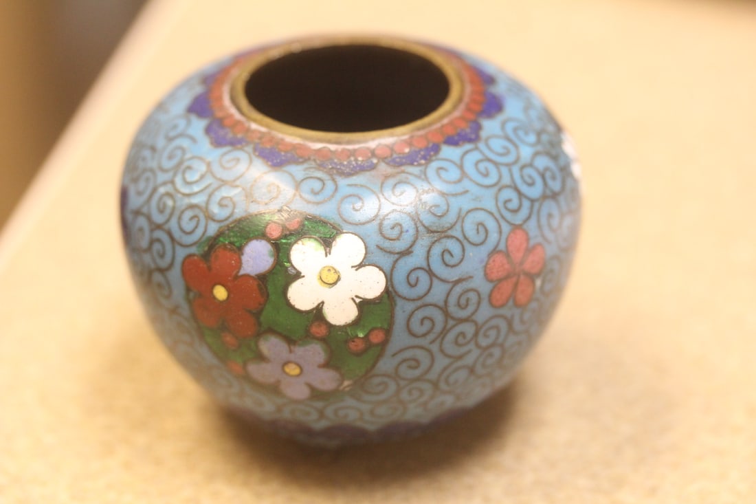 Small Japanese Cloisonne Bowl: with legs - 2 1/2" tall - 19th century