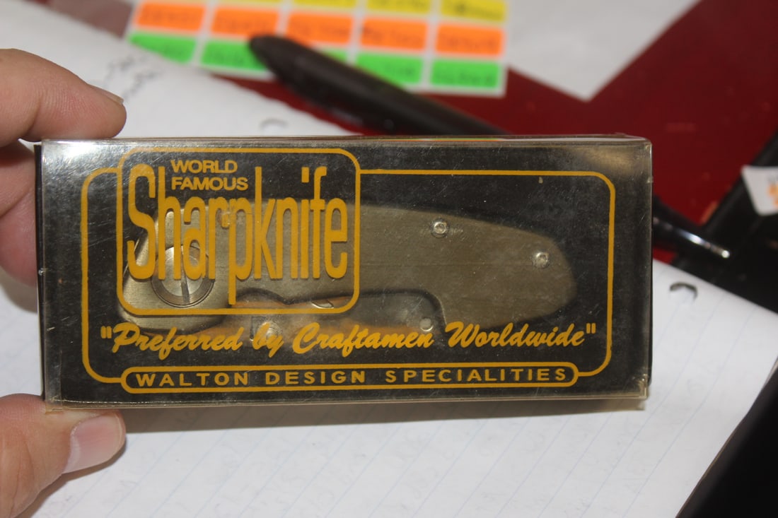 Walton Design Sharp Knife: 4 3/4" long when folded - with box