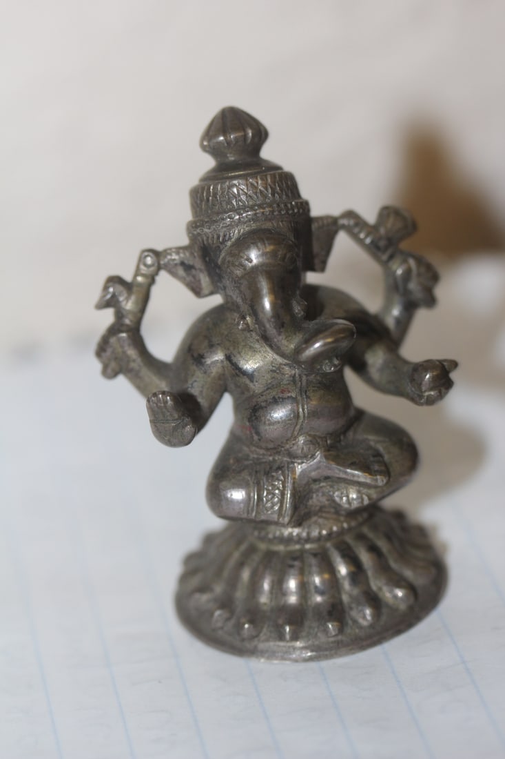 Small Asian Elephant God: 19th century - tested as silverplate - 2 inches tall