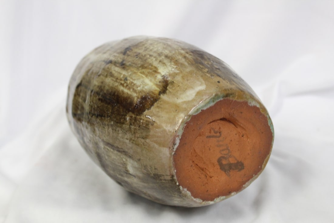 A Signed Clay Bottle - 4