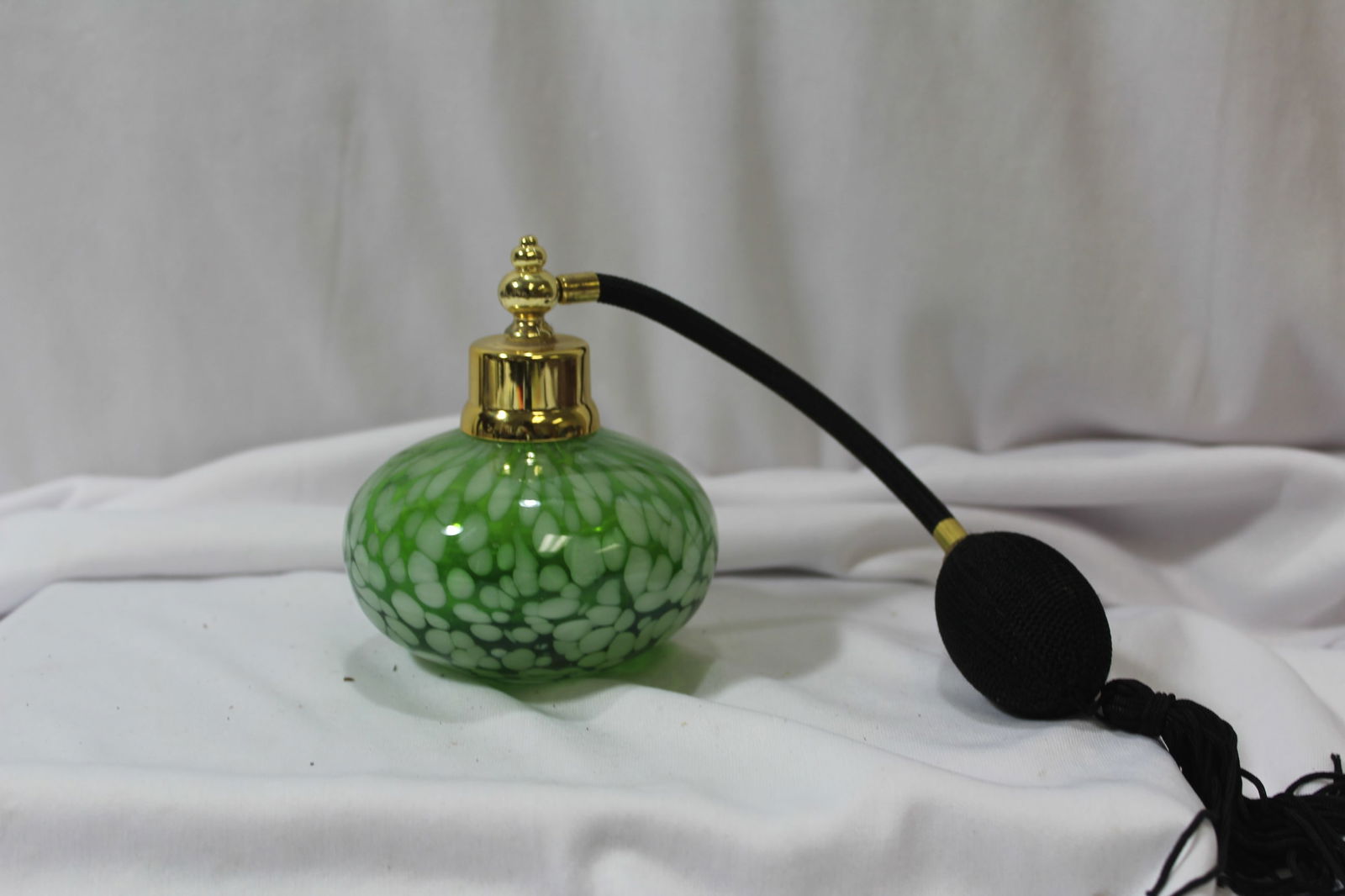 An Artglass Parfume Bottle (1 of 6)