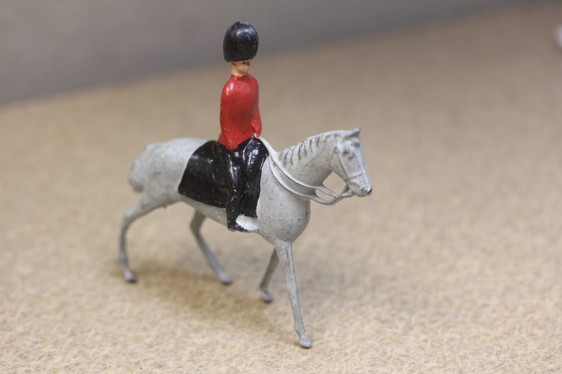 Vintage England Metal Soldier on Horse (1 of 6)