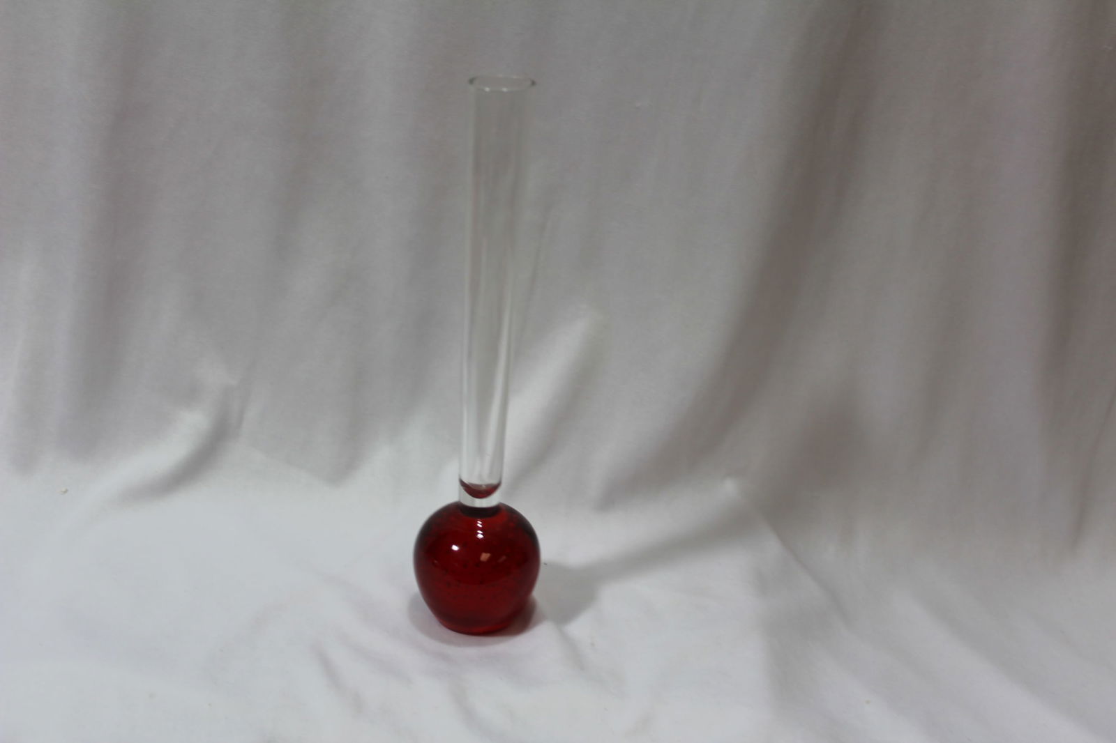 An Artglass Beaker Vase: Control bubble - 8" tall
