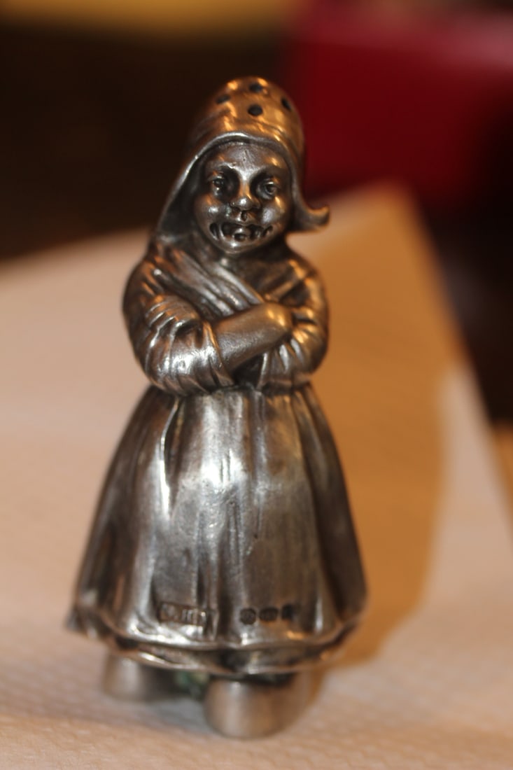 Single Sterling Silver Figeral Shaker: 2 3/4" tall - possibly from Germany - old