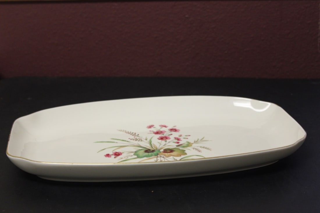 A Rosenthal Waltraud Platter - Germany (1 of 6)