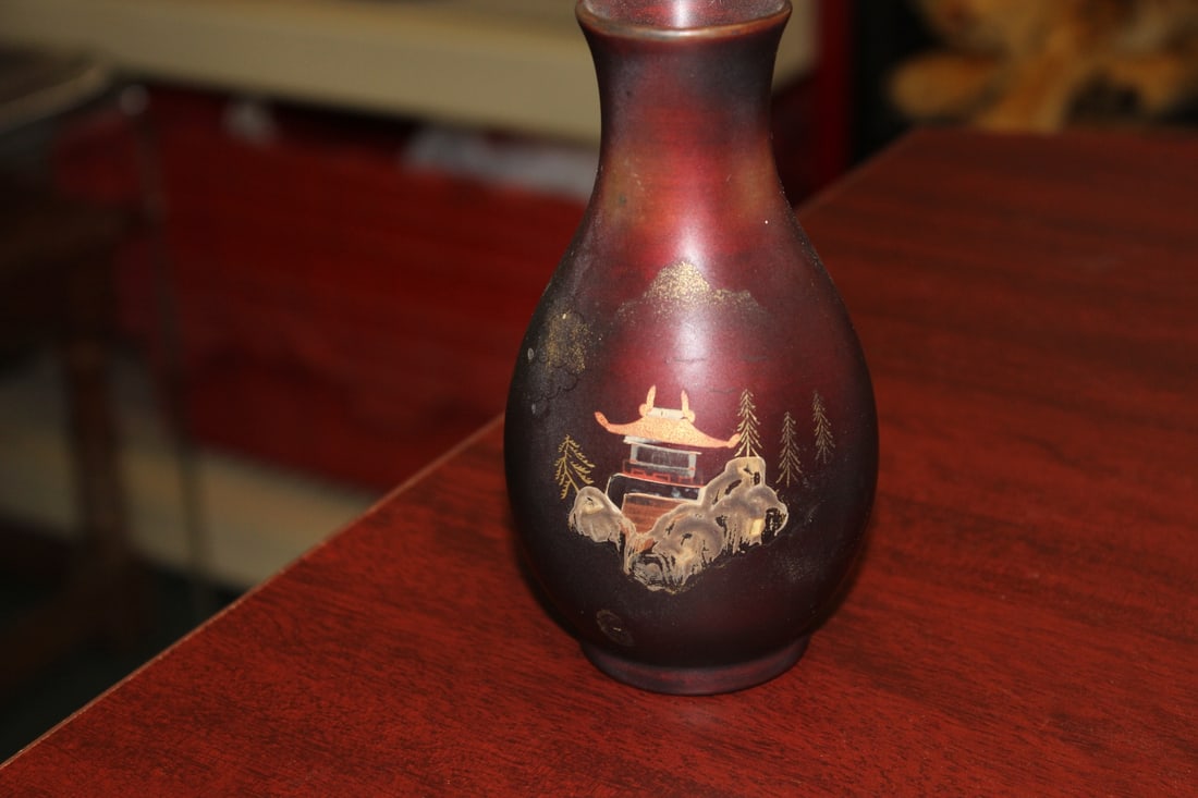 A Japanese Lacquer Hand Painted Vase: Marked on the bottom - vintage/antique - 5 3/8" tall