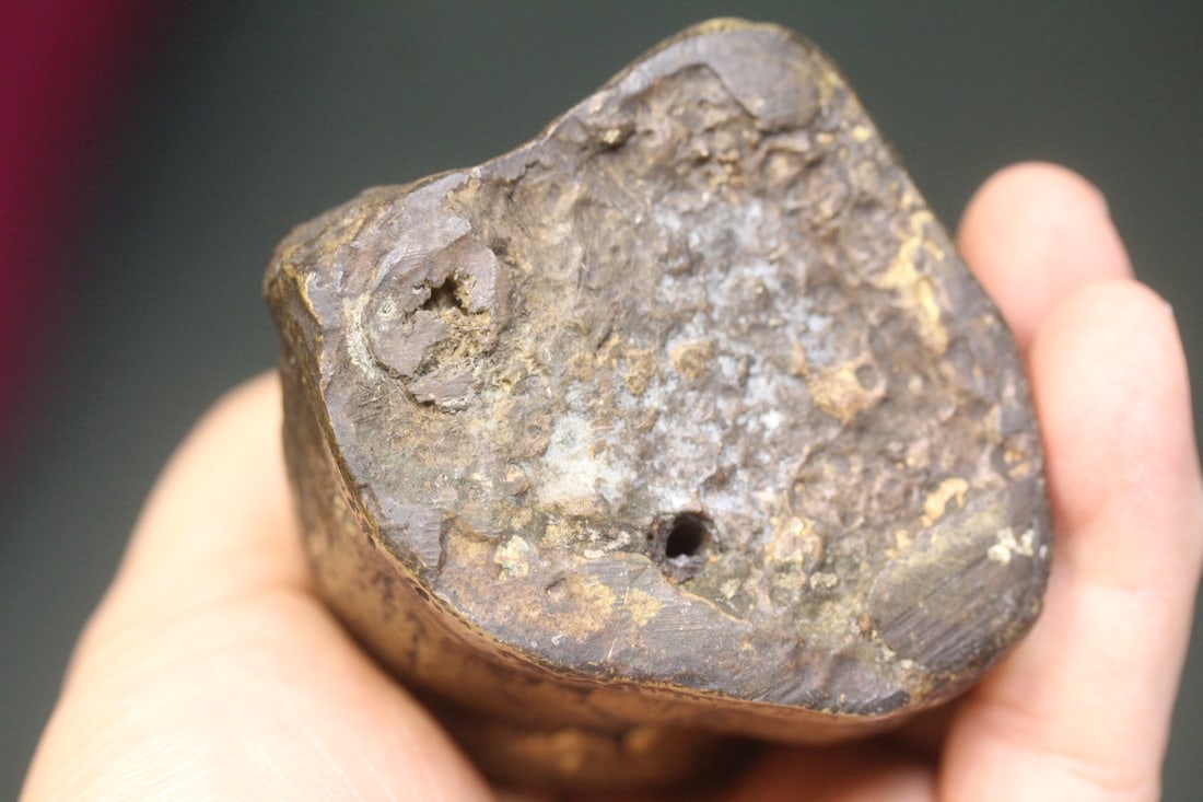 Solid bronze Chinese man - 2