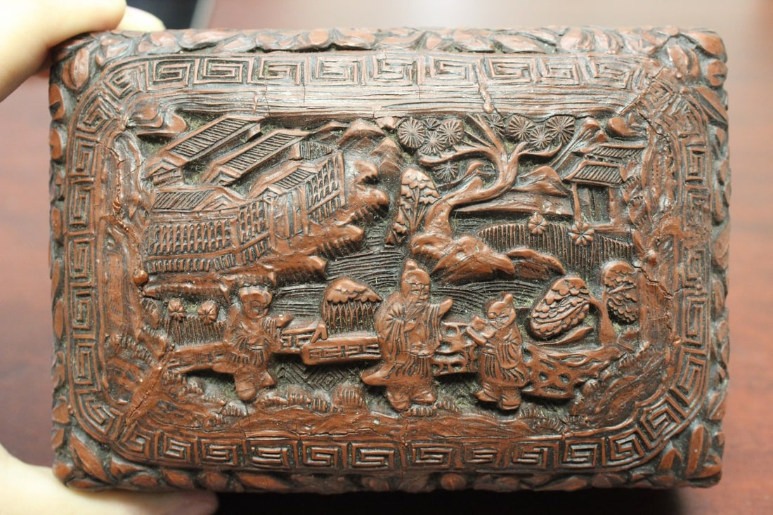 A Signed Cinnabon Lacquer Box - 2