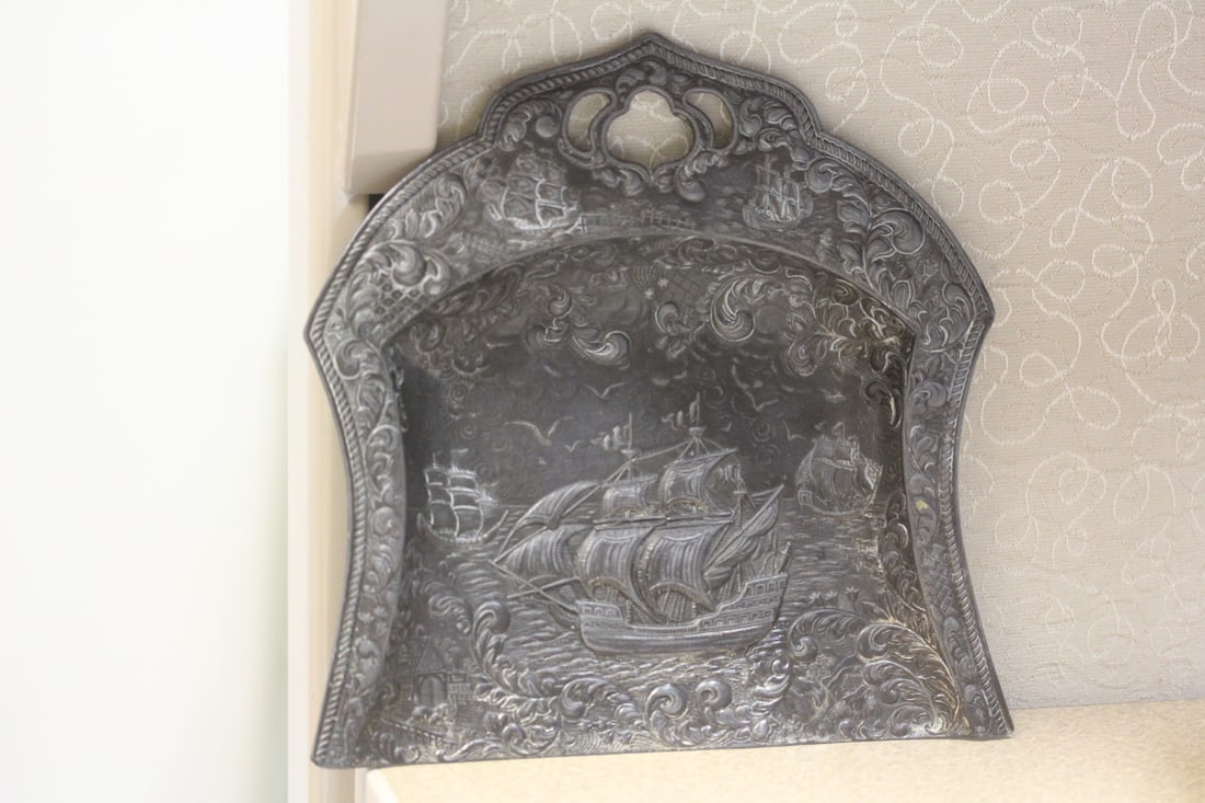 Well carved crumb catcher: antique/vintage, beautiful, 7 1/4" long