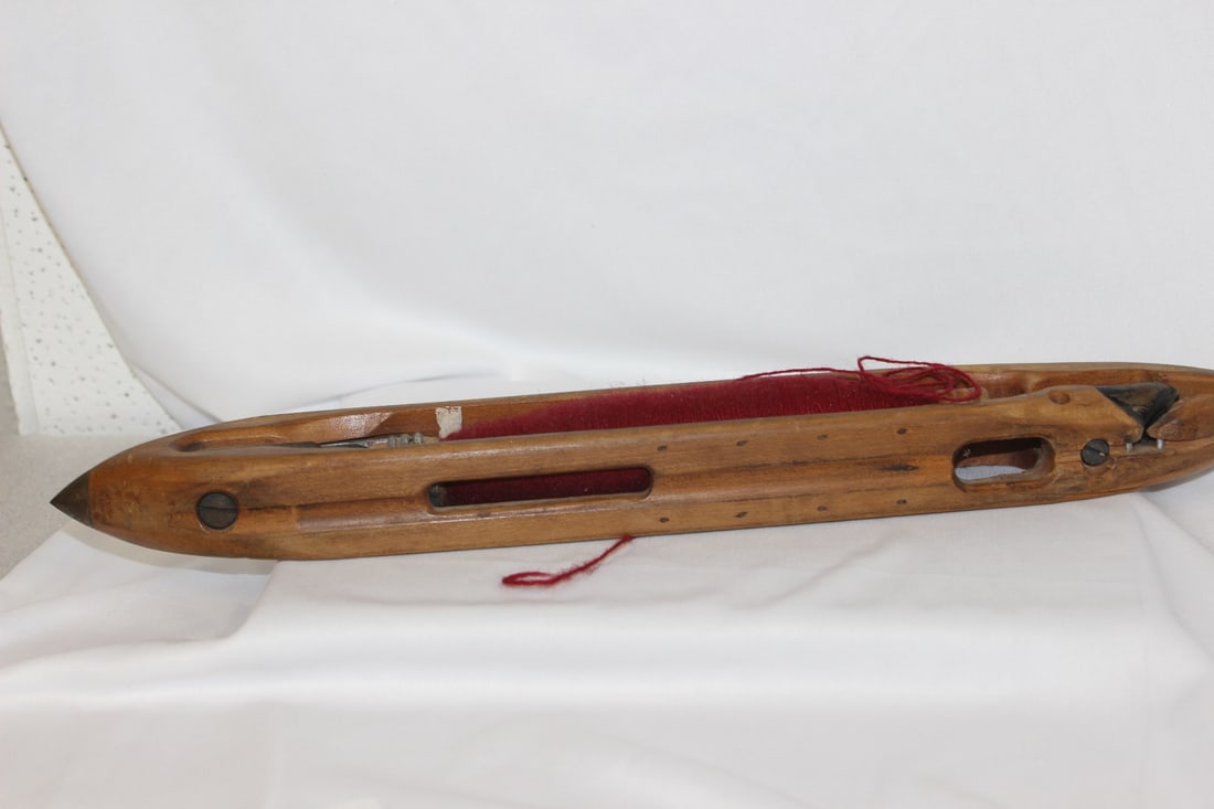 A Weaving Shuttle - 3