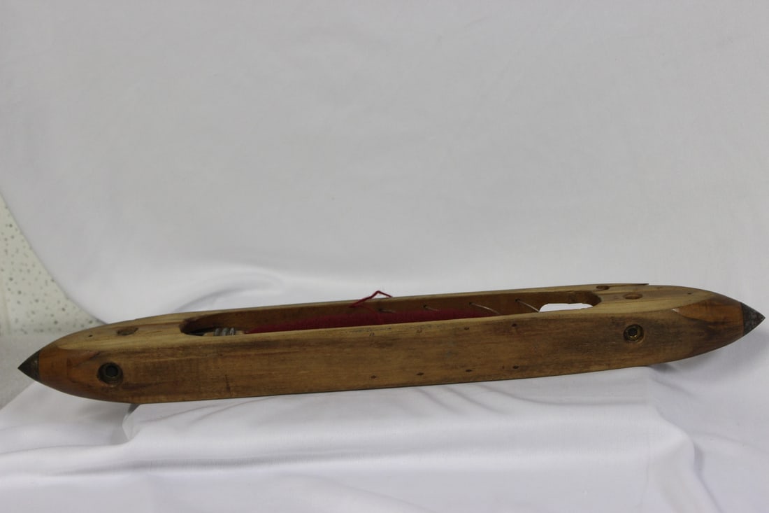 A Weaving Shuttle - 4