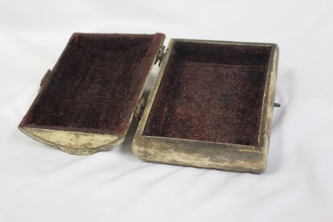 A Bone Trinket Box - 3