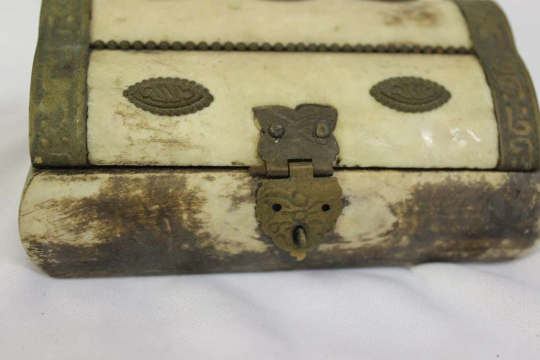 A Bone Trinket Box - 4