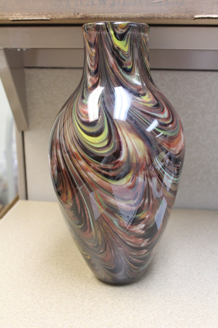 Art Glass Vase (1 of 6)