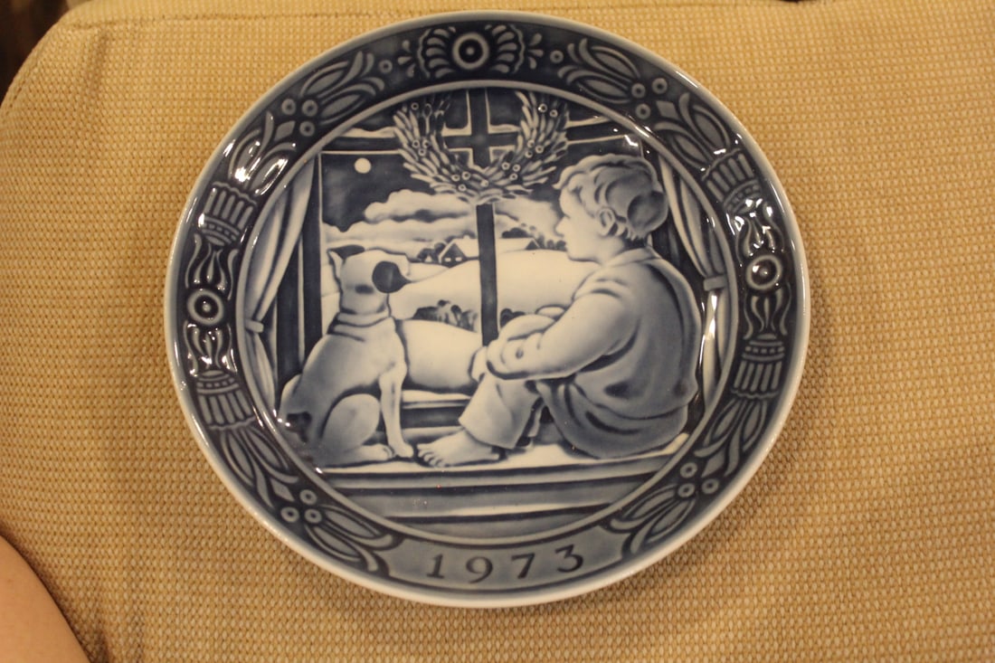 Georg Jensen 1973 Christmas Plate: 7 1/8" in diameter