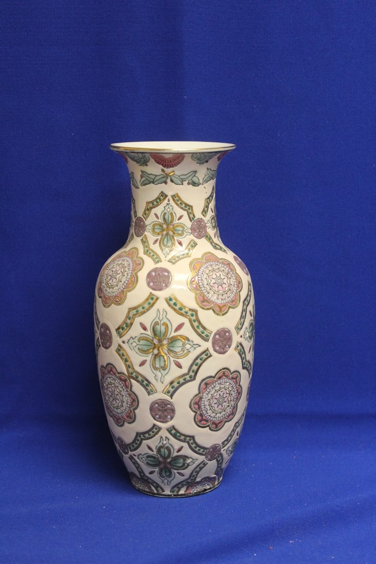 An Oriental Ceramic Vase (1 of 6)