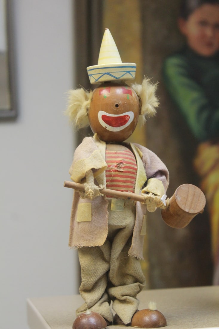 Vintage Wooden Clown: please note: missing nose - 11" tall