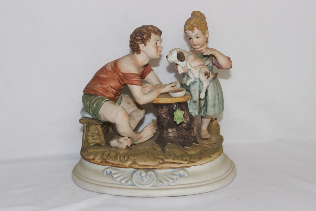 Andrea Hummel Style Figurine: 7" across