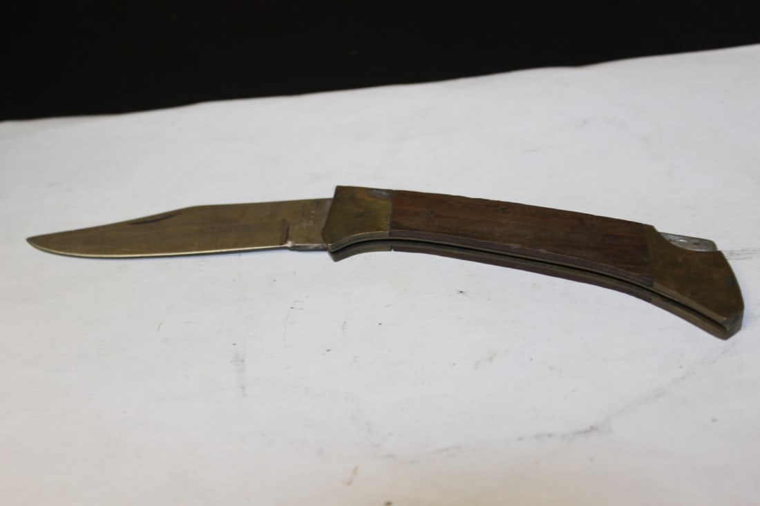 A Pocket Knife (1 of 5)