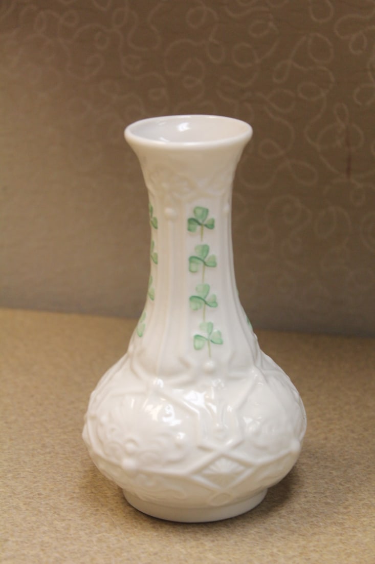 Belleek Archive Collection Vase (1 of 5)