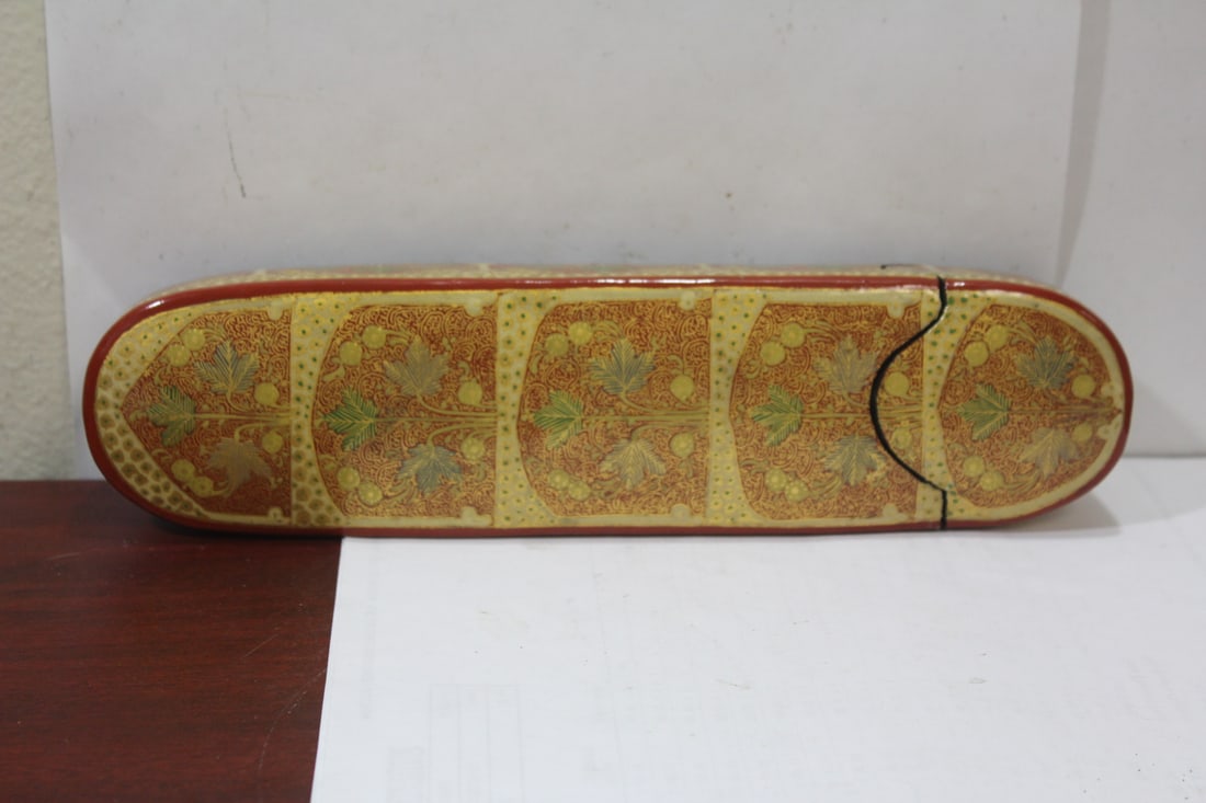 A Lacquer Box: unknown origin - 11" long