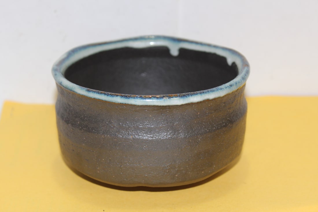 A Japanese Studio Pottery Bowl (1 of 4)