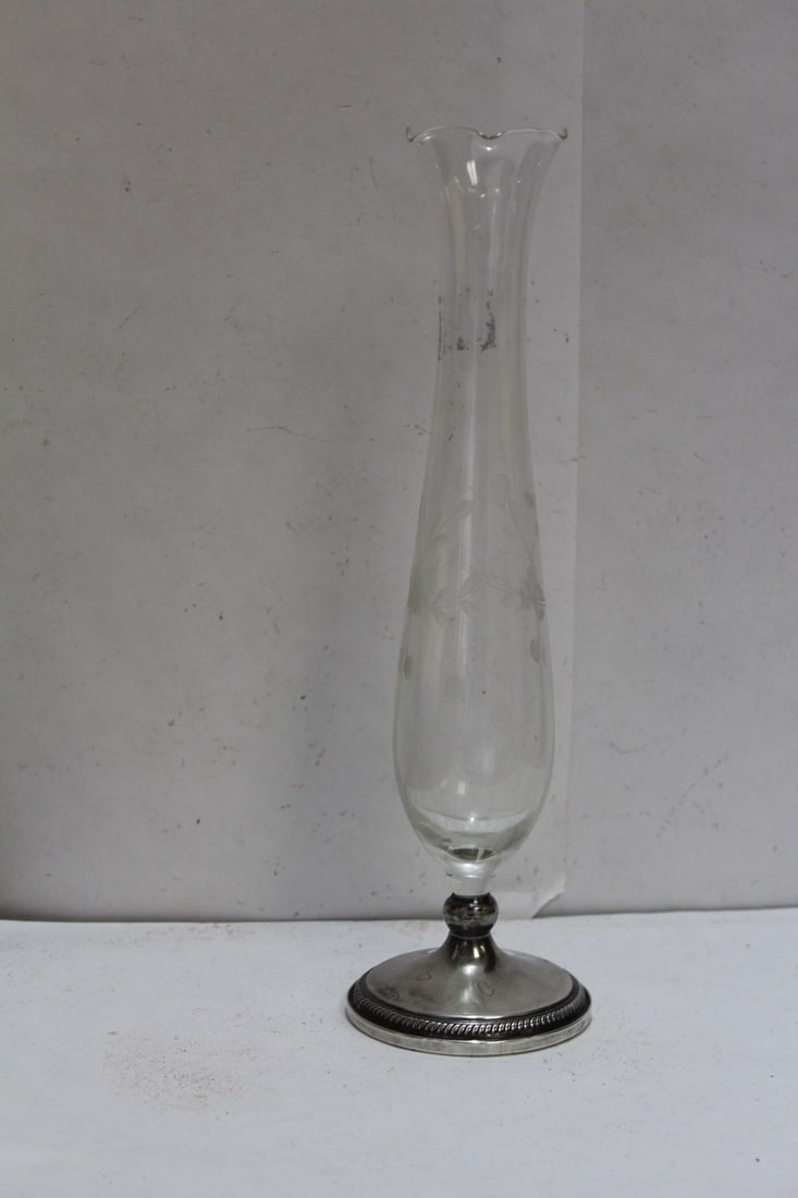 A Sterling Weighted Base Etched Glass Vase (1 of 6)