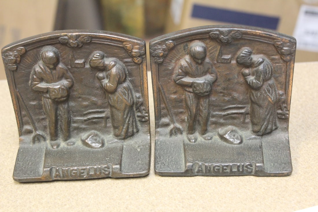 Pair of Angelis Cast Iron Bookends (1 of 3)