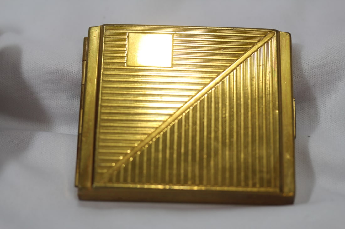 A Cara Nome Compact: 3" x 2 1/2"