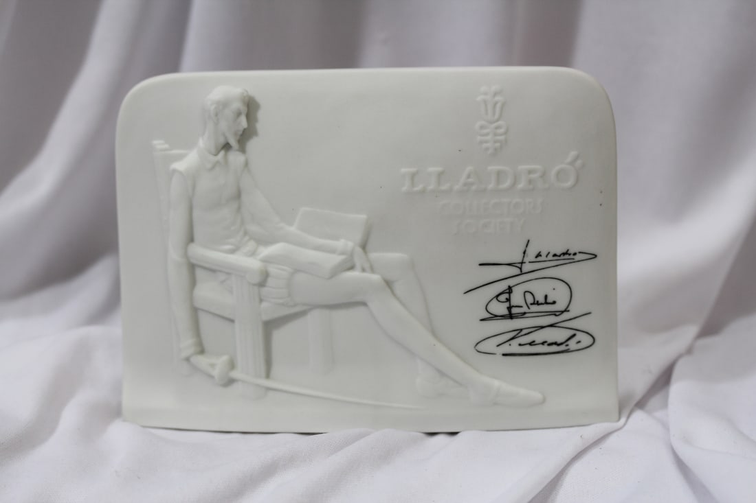 A Lladro Plaque: 5 3/4" across