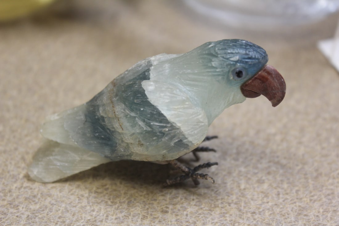 Chinese quartz parrot: 3 5/8" across