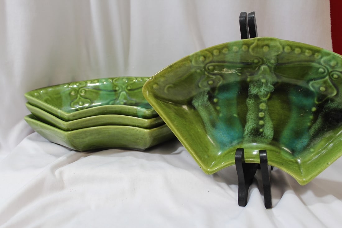 Set of 4 California Pottery Trays (1 of 5)