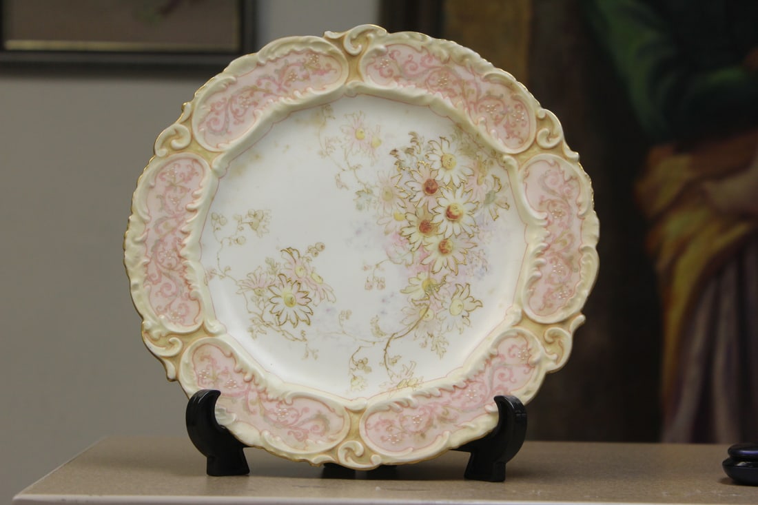 Rare Royal Doulton Burslem Pottery Plate (1 of 4)