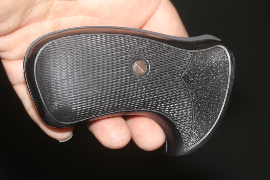 Rubber Pistol Grip: as shown