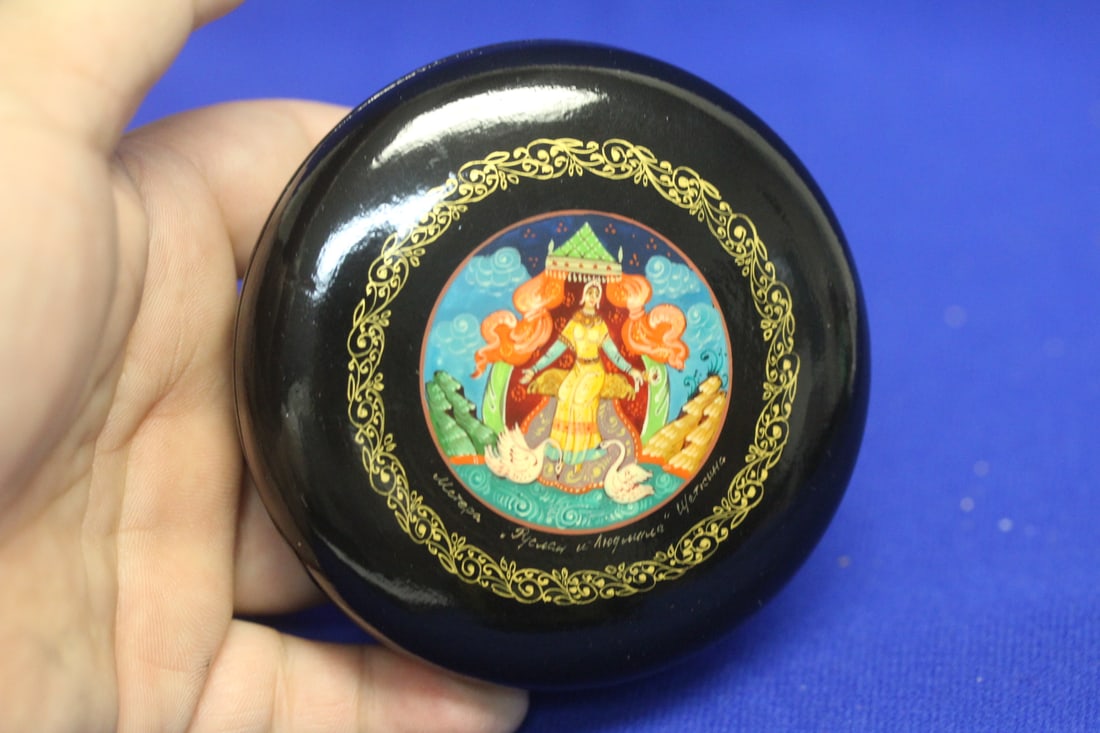 A Signed Hand Painted Russian Lacquer Box: round - 3 1/2" in diameter