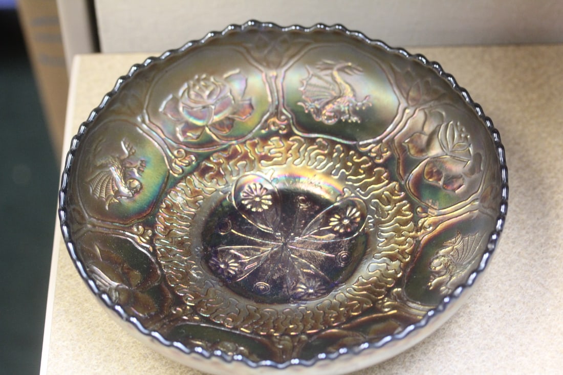 Carnival glass bowl: Fenton dragon, 8" in diameter
