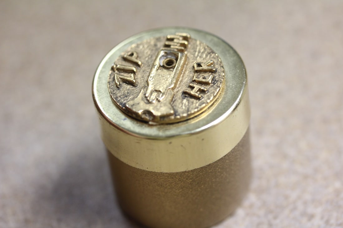 Zipher Trinket Box: 1 1/4" tall