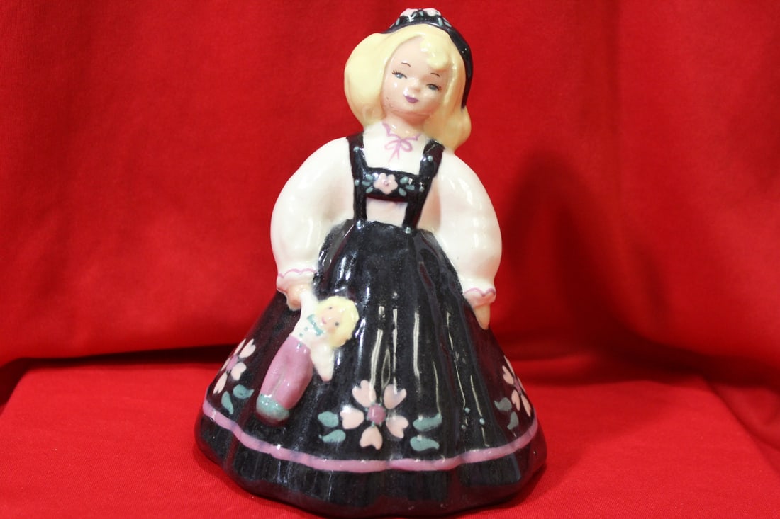 S-Quire Ceramics Vintage Figurine: Zaida - 6 inches in height