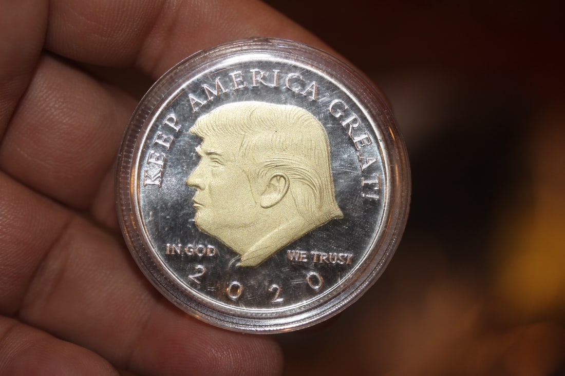 Trump Commemorative Coin: clad
