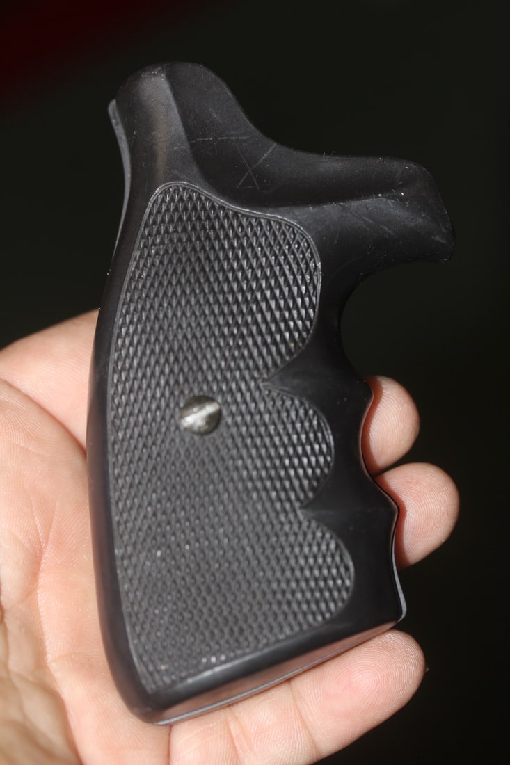 Rubber Pistol Grip: as shown
