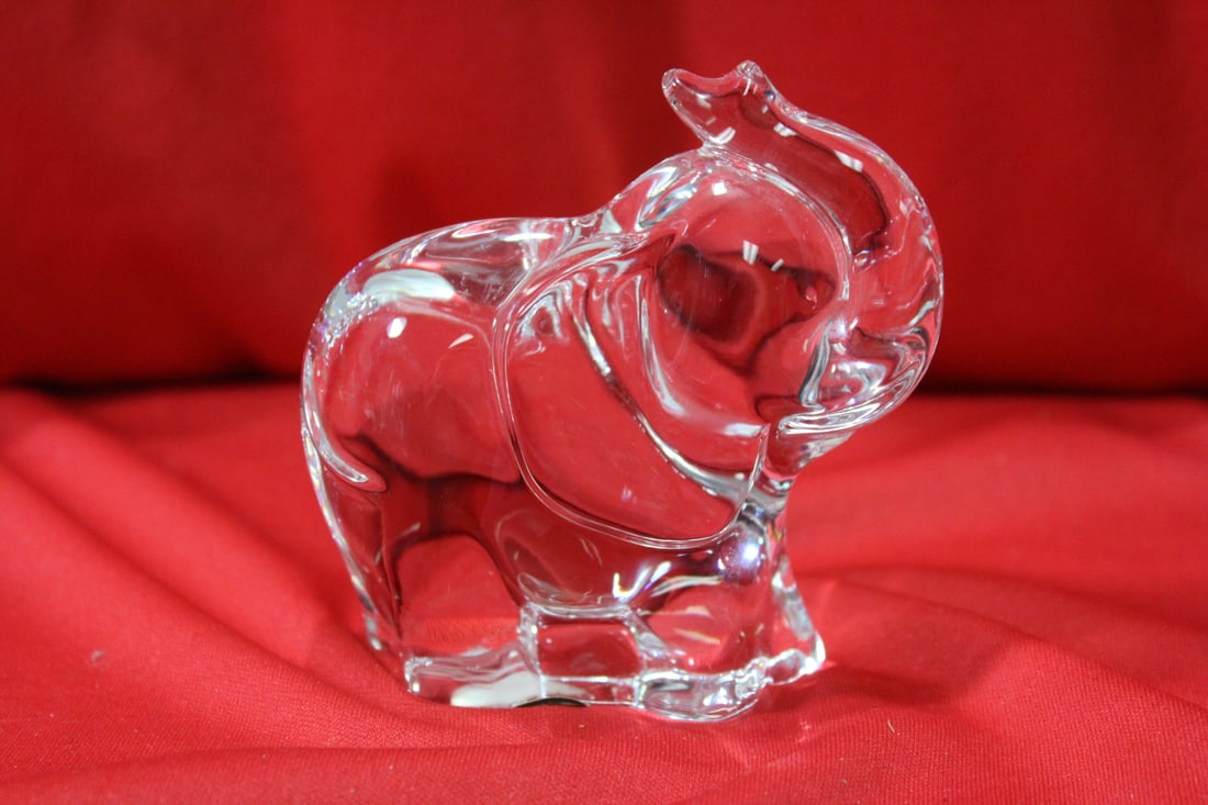 A Clenox Crystal Elephant: 3 1/2" tall