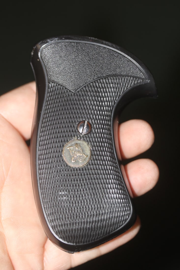 Rubber Pistol Grip: as shown