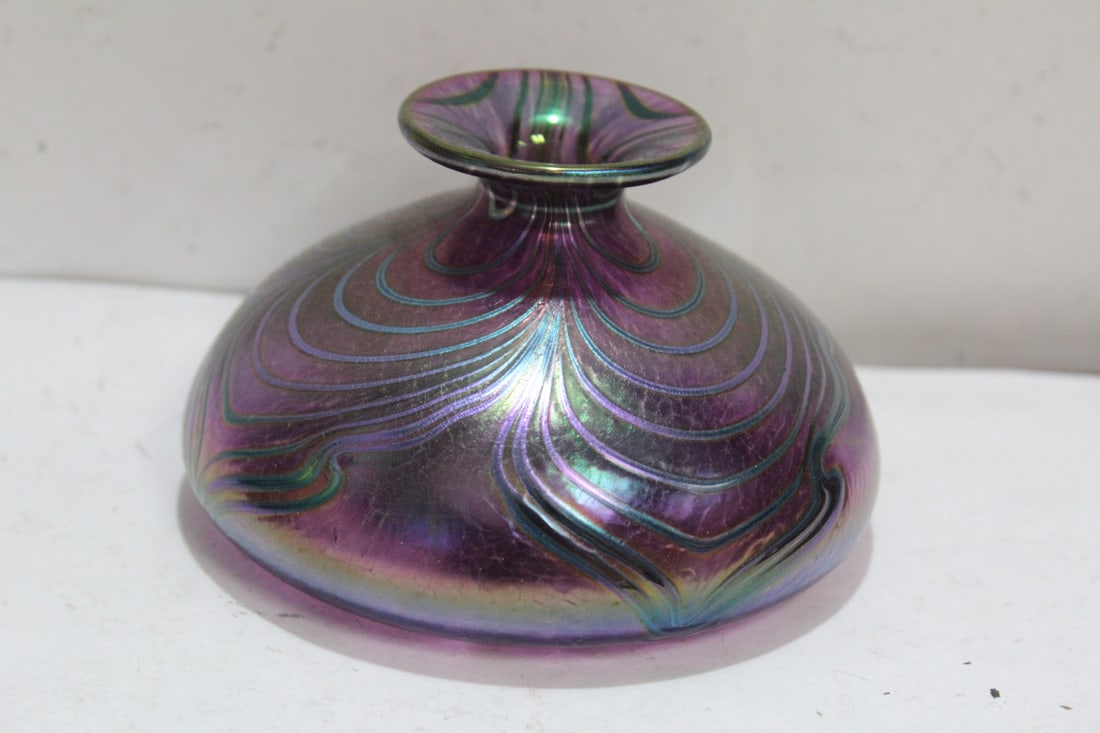 Signed Robert Held Art Glass Bottle: 4 3/8" in diameter