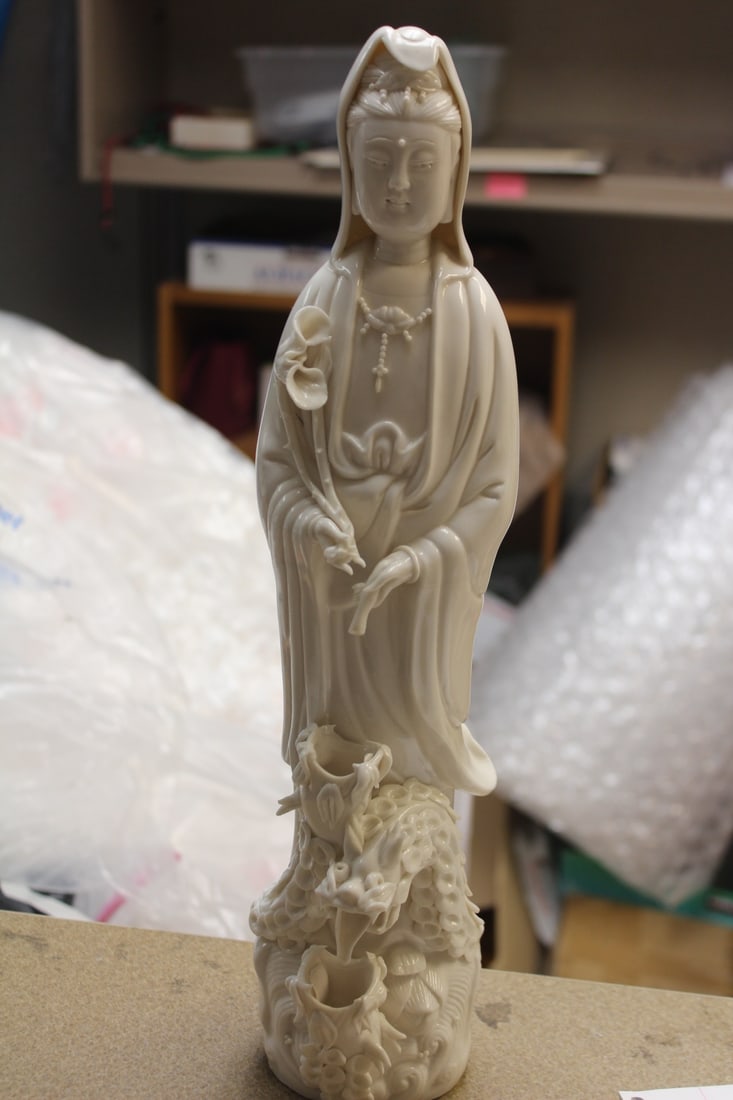 Chinese Blanc de Chin Kwan Yin: beautiful detailed - 16" tall