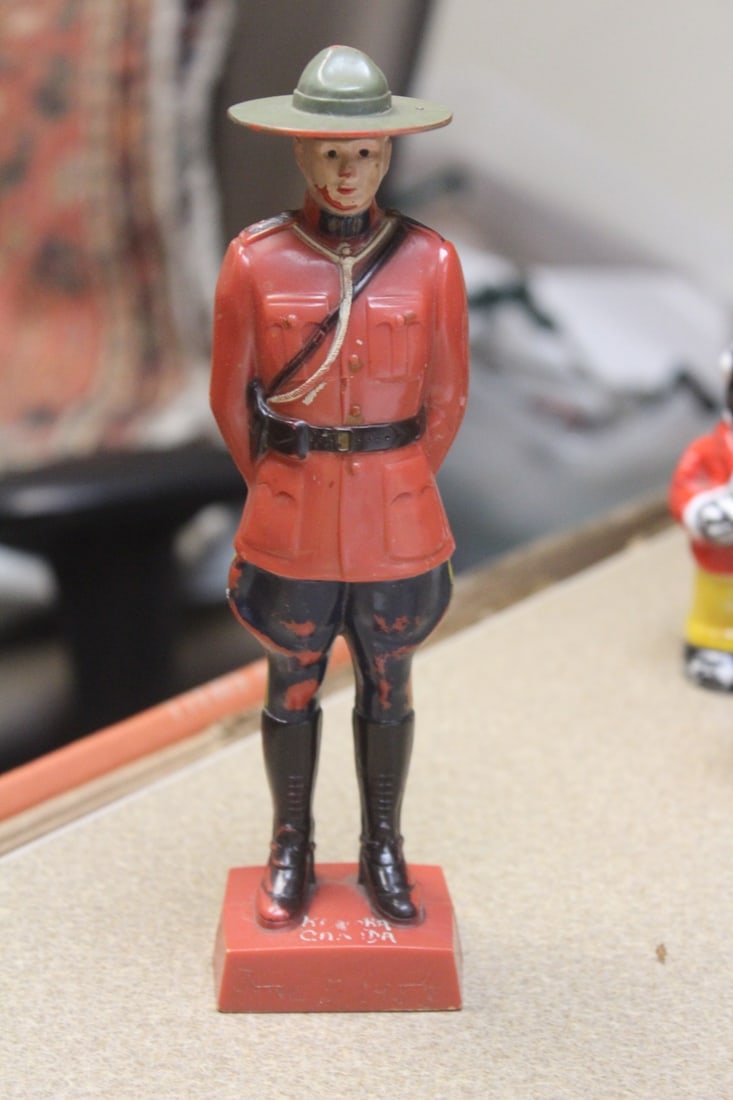 Reliable Hard Plastic Soldier Canada (1 of 8)