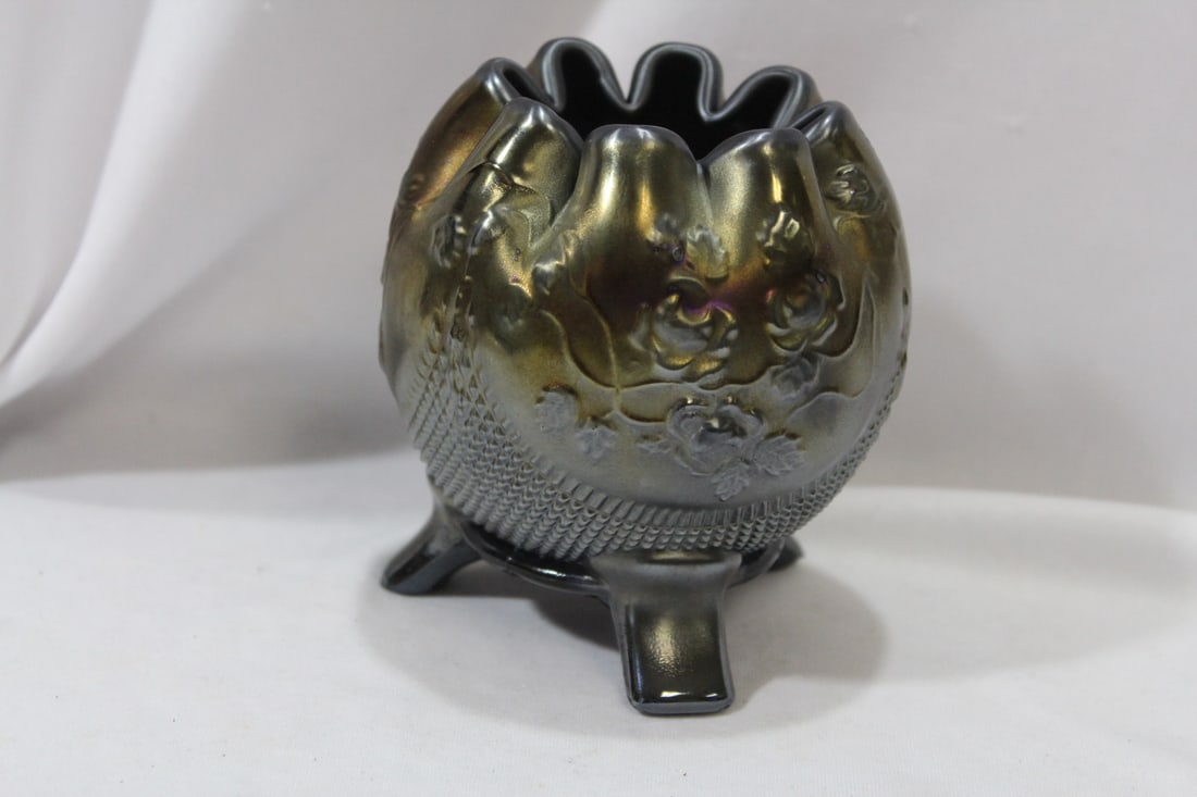 A Carnival Glass Peach Plum Bowl: 3 footed - 4 1/8" tall