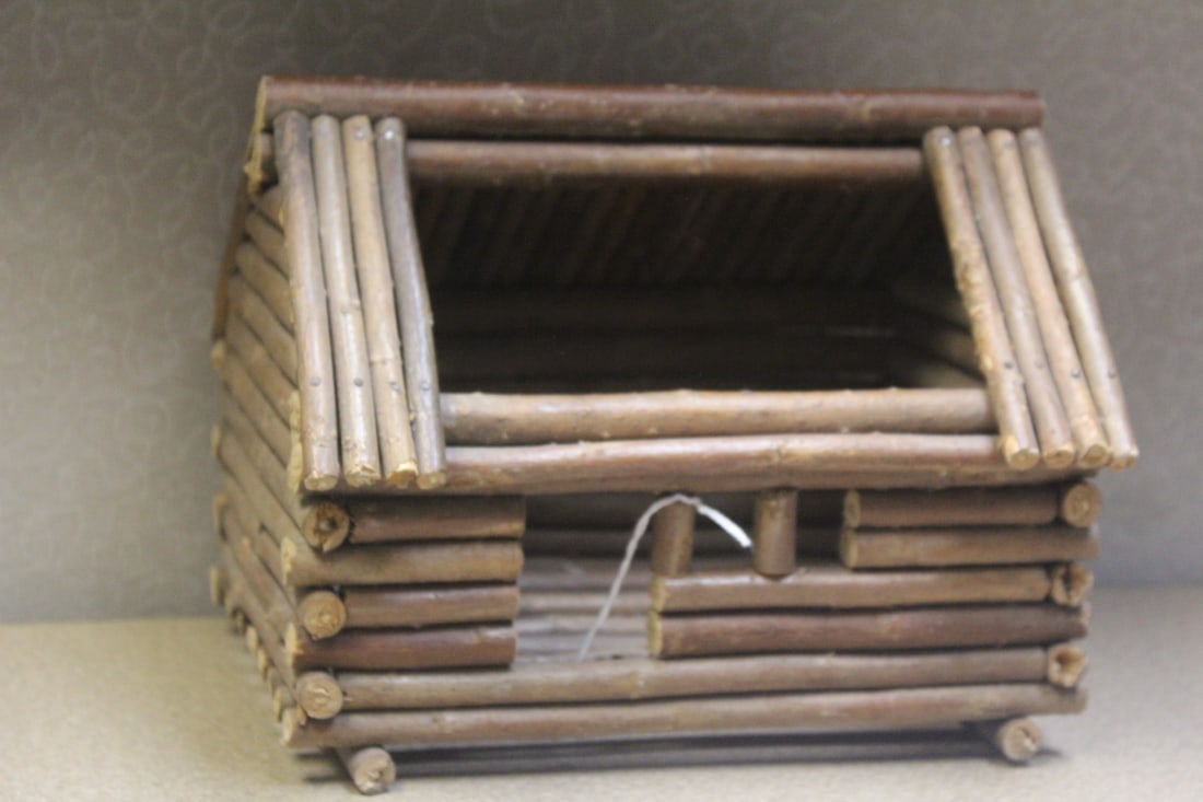 Vintage Bamboo Cabin: 9 1/4" across