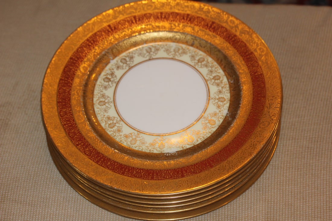 Set of 6 22kt Gold Gilted Dinner Plates: Bavarian, Hutschenreuther - "Favorite" pattern - 10 7/8" in diameter each